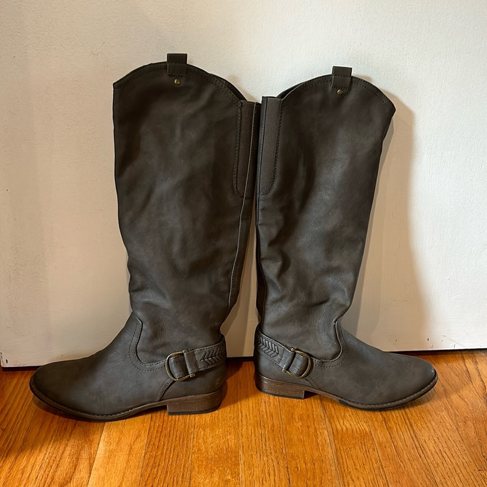 Women’s grey Bass riding boots